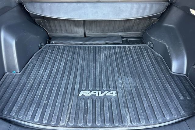 Certified 2025 Toyota RAV4 XLE FWD image 19