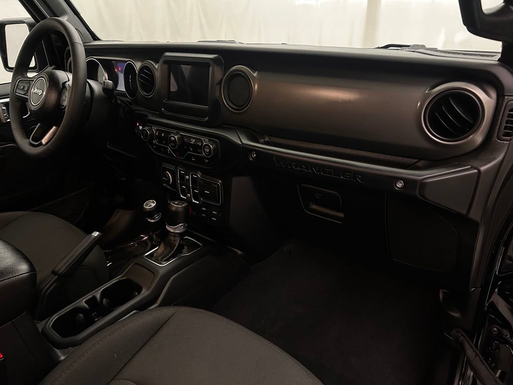 Used 2023 Jeep Wrangler Unlimited w/ Cold Weather Group AWD/4WD image 18