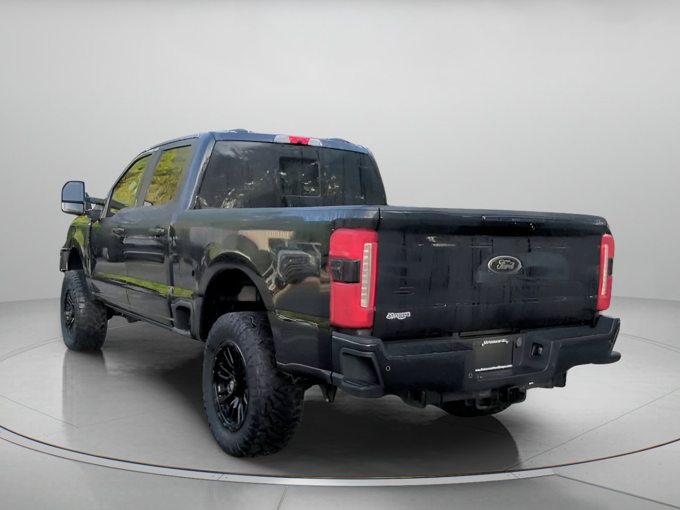 Used 2025 Ford F250 Lariat w/ Black Appearance Package AWD/4WD image 22