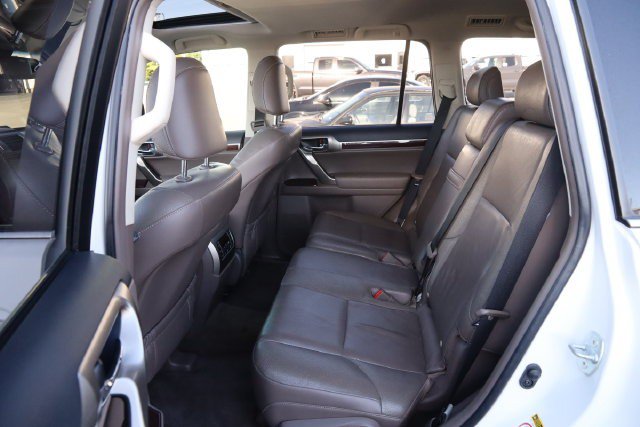 Used 2015 Lexus GX 460 w/ Premium Package AWD/4WD image 11