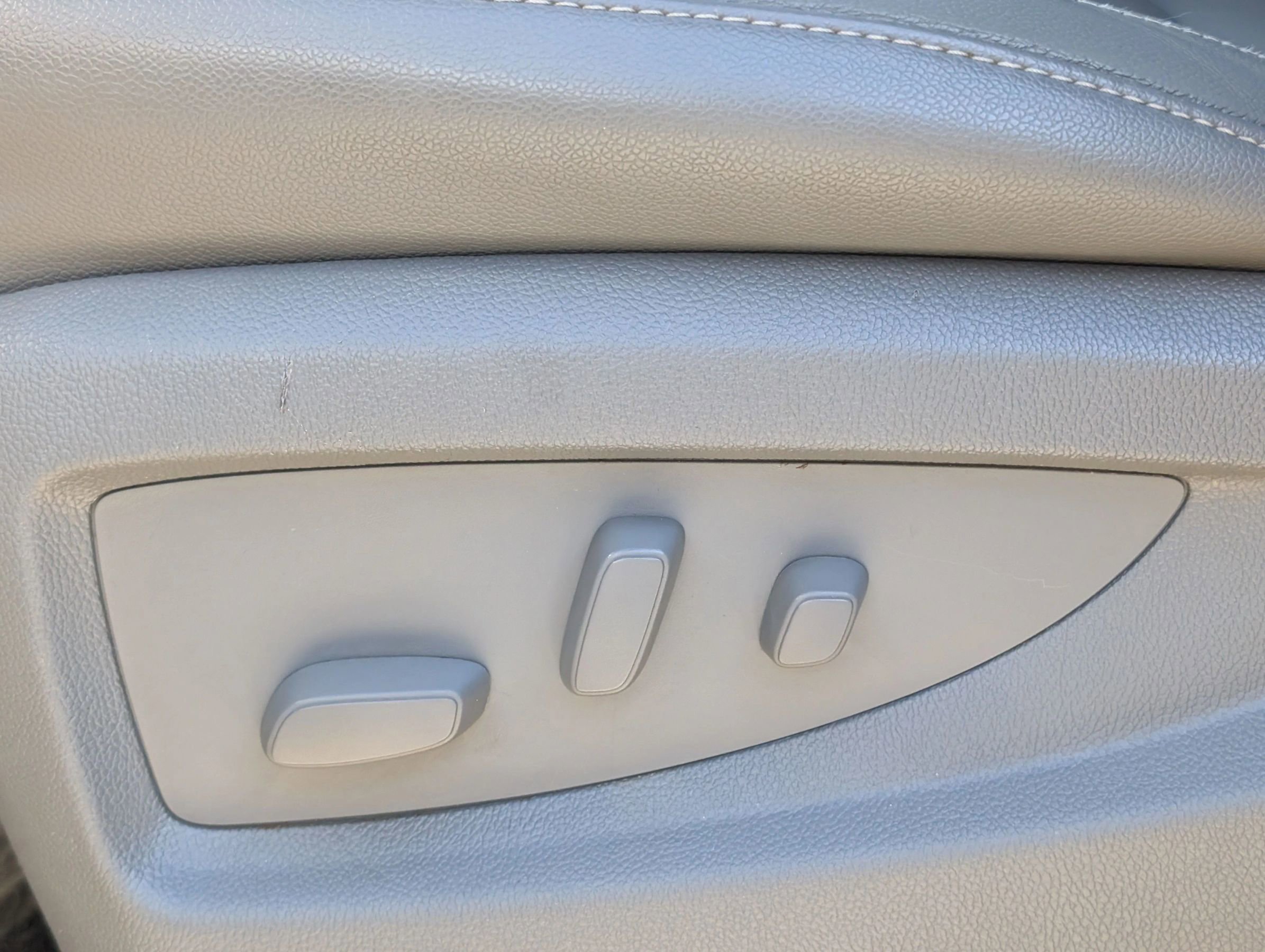 Used 2016 Chevrolet Suburban LT w/ Luxury Package AWD/4WD image 20