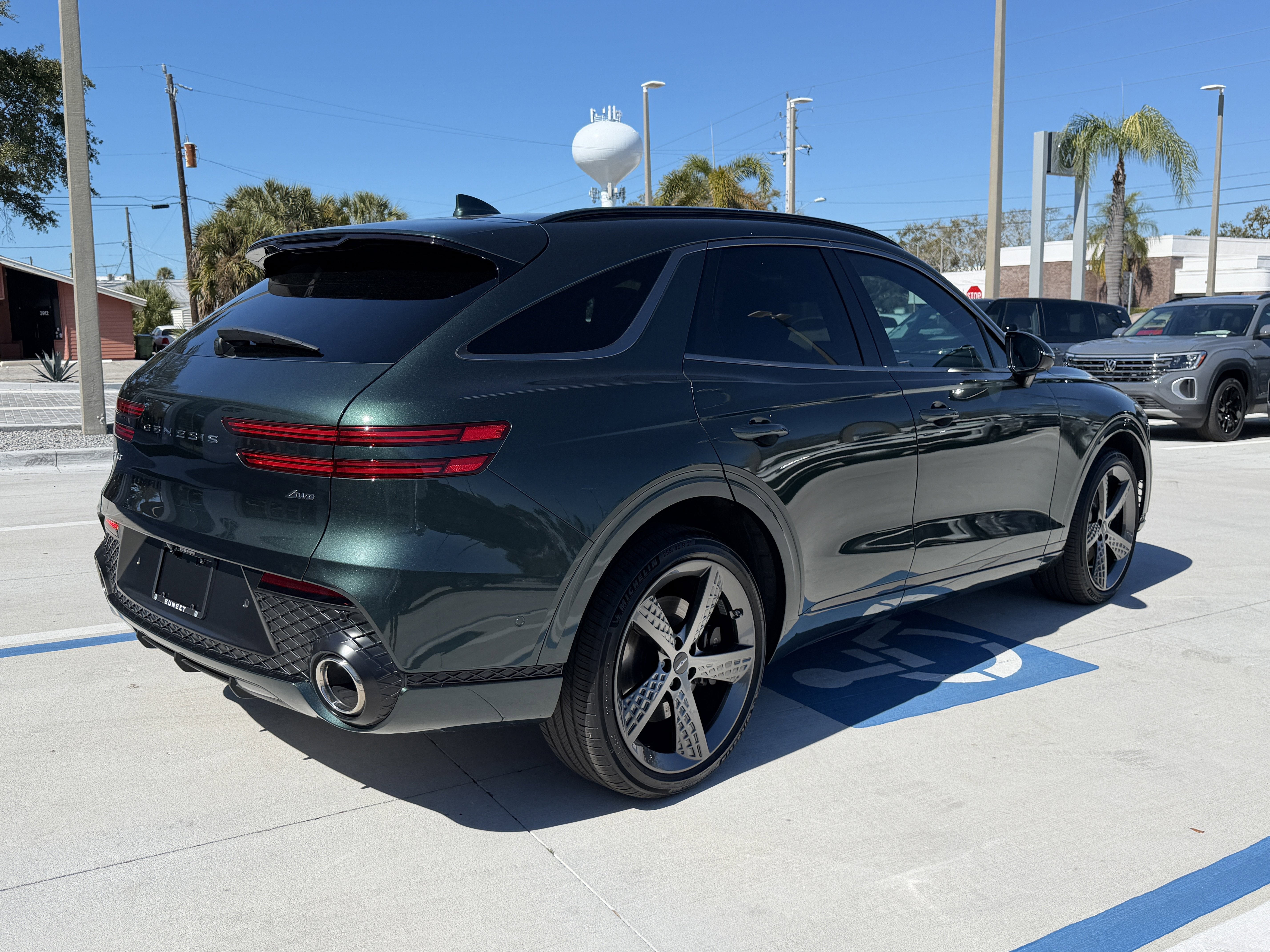 Used 2023 Genesis GV70 2.5T w/ Sport Prestige Package image 3