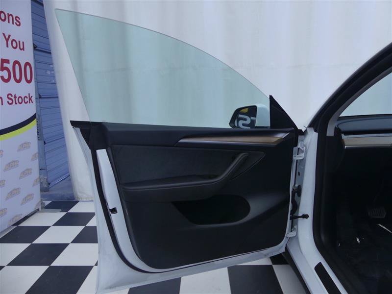 Used 2024 Tesla Model Y Long Range AWD/4WD image 23