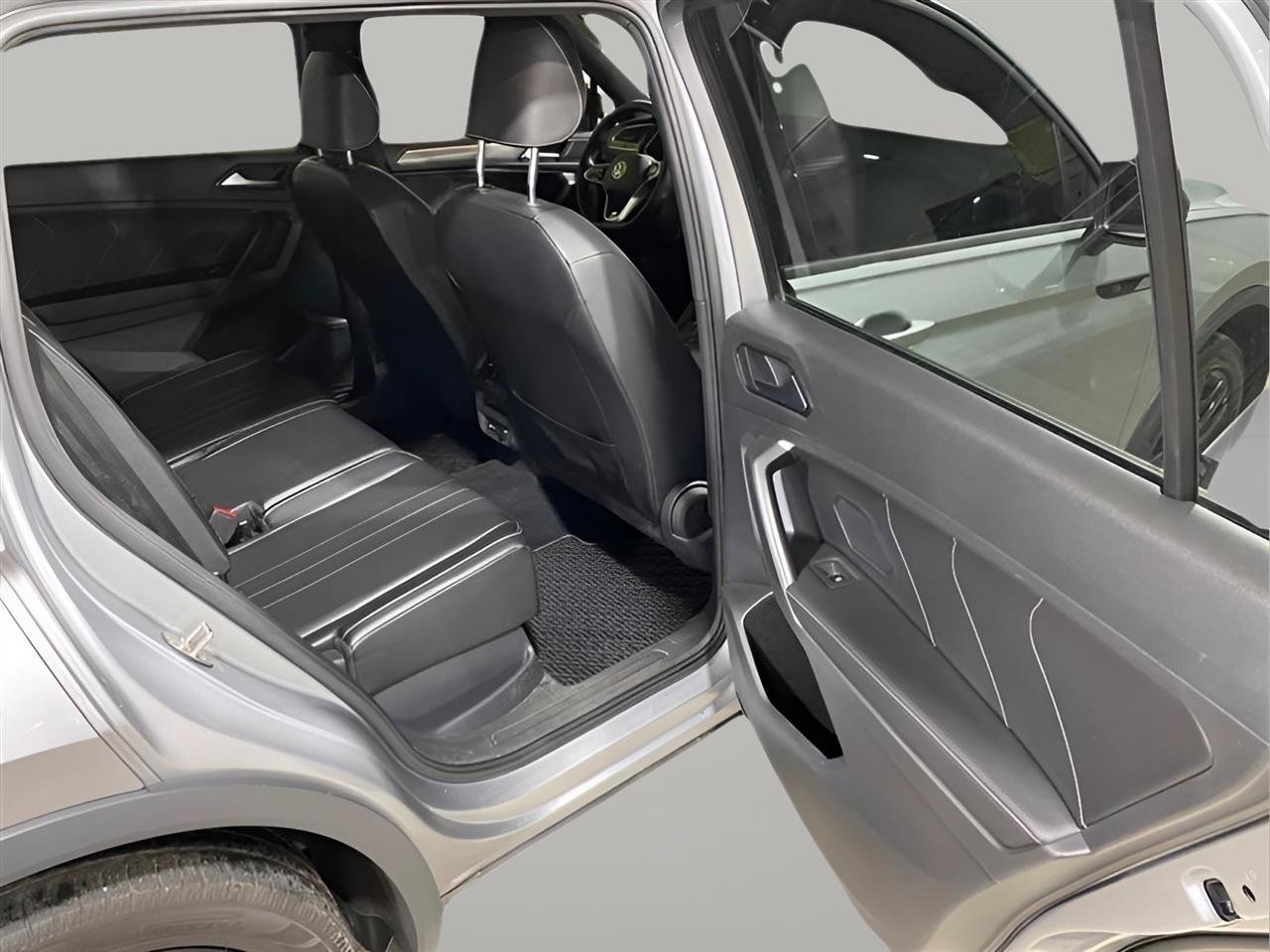 Used 2022 Volkswagen Tiguan SE R-Line AWD/4WD image 27