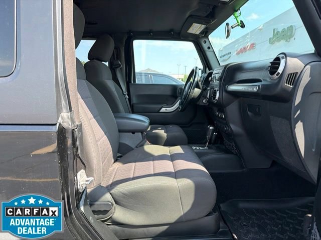 Used 2012 Jeep Wrangler Rubicon w/ PWR Convenience Group AWD/4WD image 12