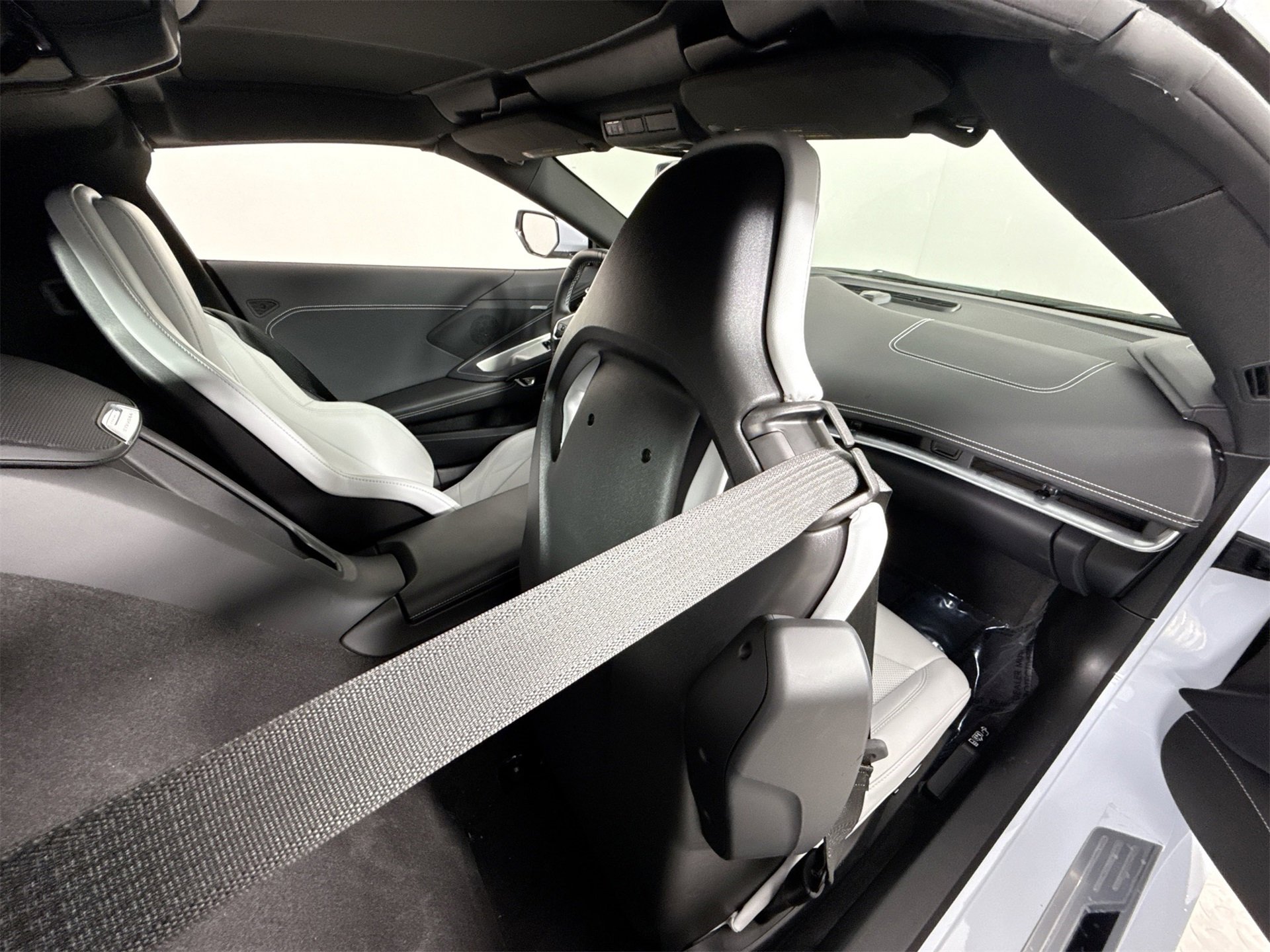 Used 2022 Chevrolet Corvette Stingray Coupe w/ 1LT image 22