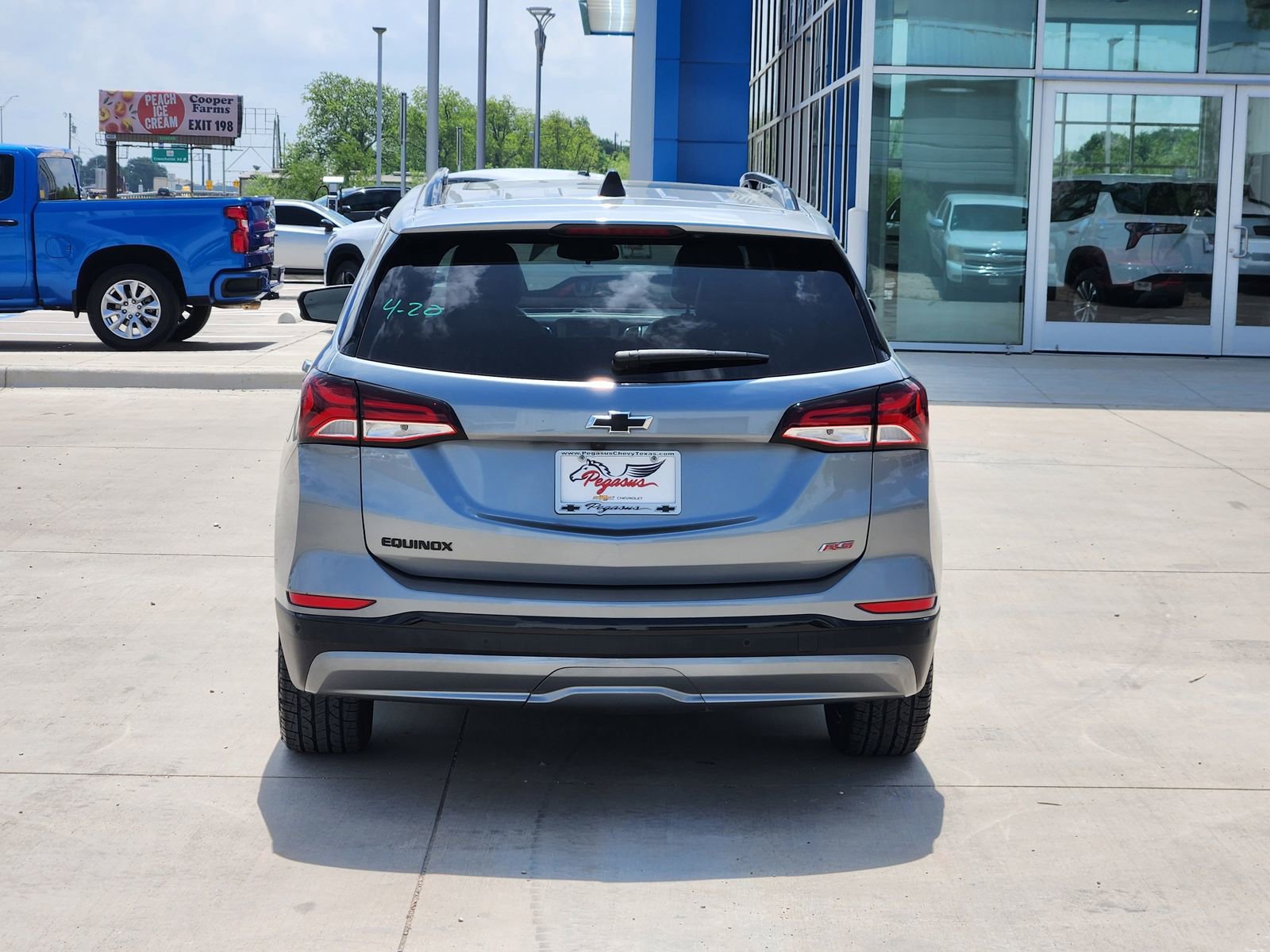 Used 2024 Chevrolet Equinox RS FWD image 8