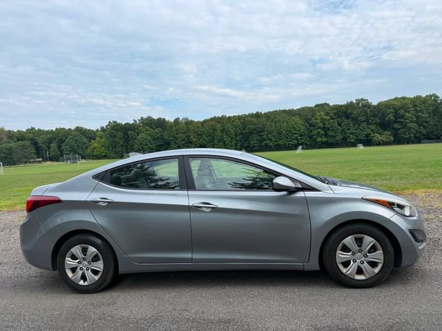 Used 2016 Hyundai Elantra SE FWD image 5