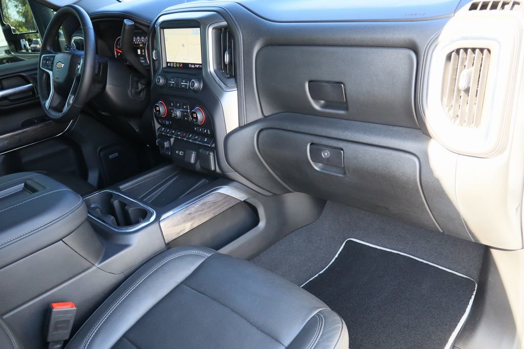 Used 2020 Chevrolet Silverado 2500 LTZ w/ Technology Package image 31