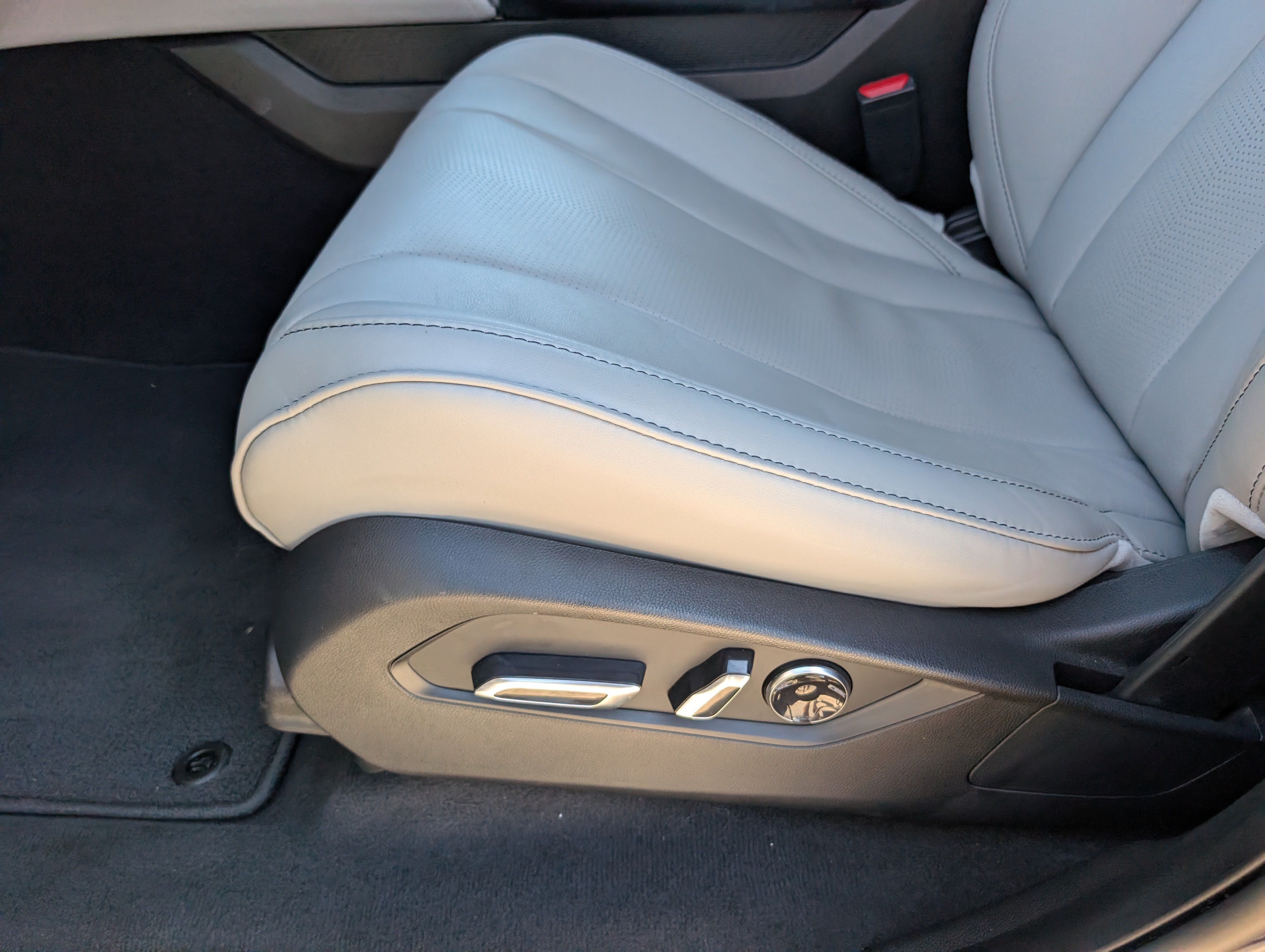 Certified 2025 Acura MDX w/ Technology Package FWD image 10