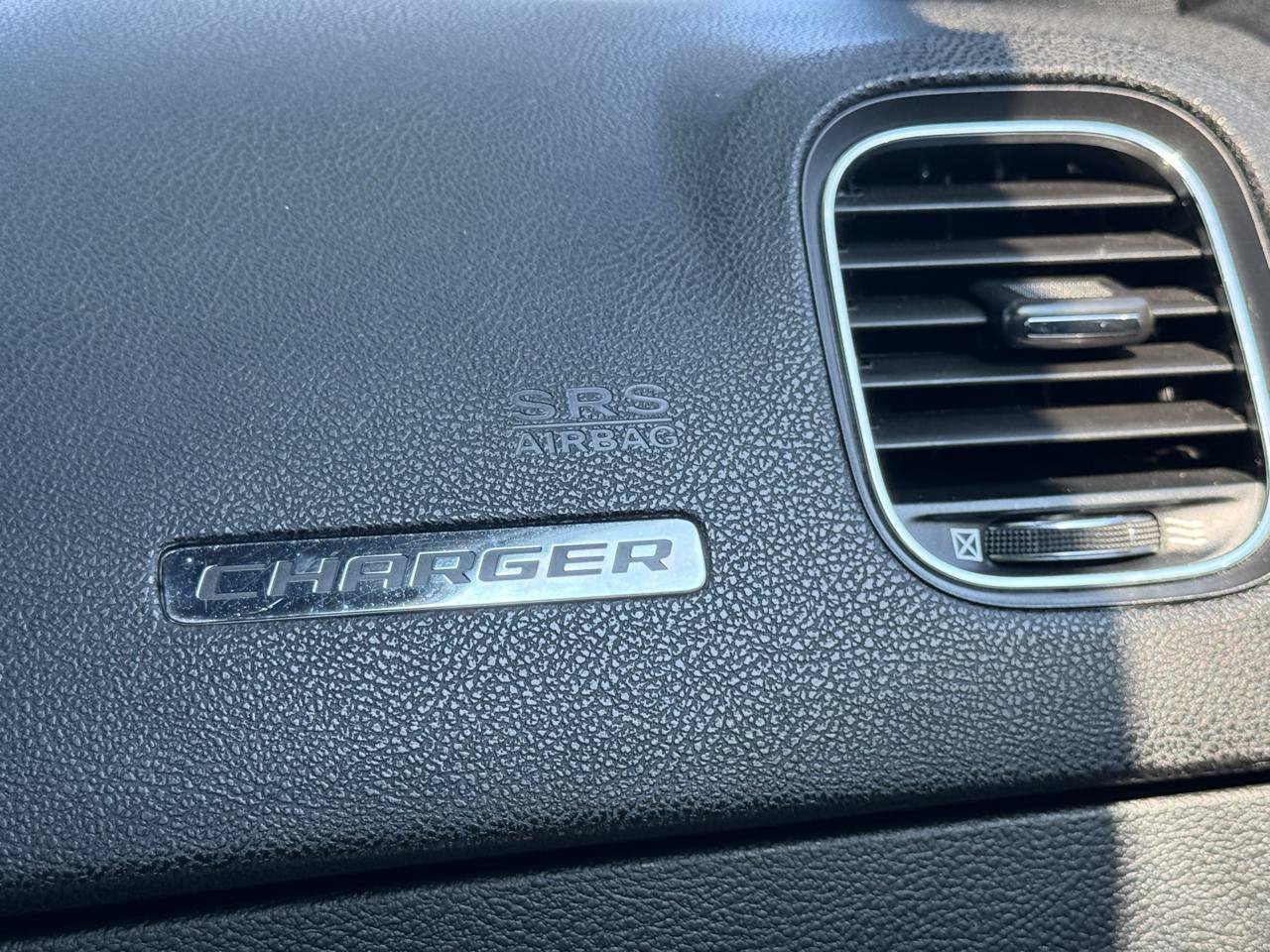 Used 2014 Dodge Charger SE RWD image 18