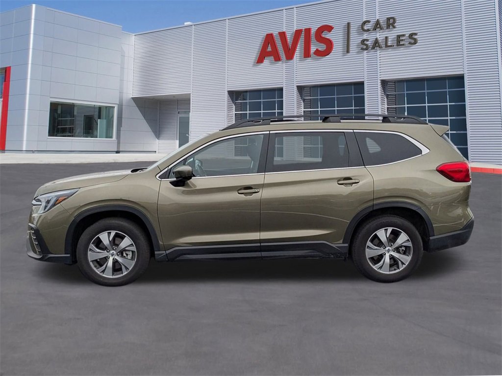 Used 2025 Subaru Ascent Premium image 2
