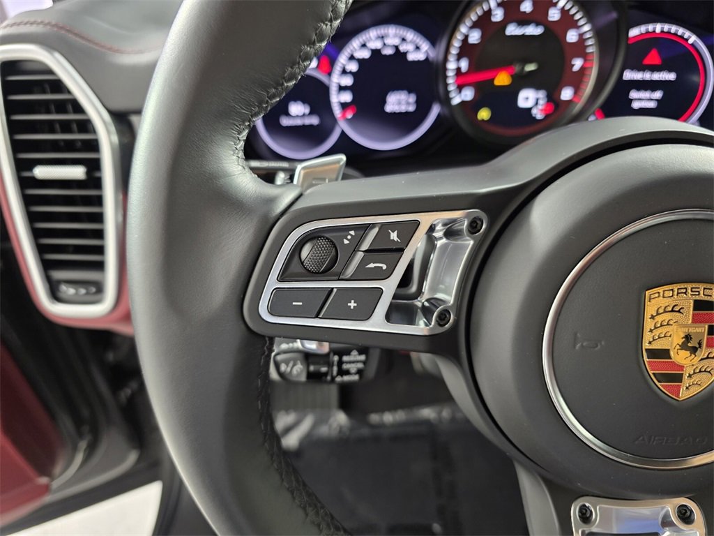 Used 2023 Porsche Cayenne Turbo image 21