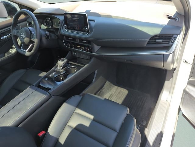 Certified 2023 Nissan Rogue SV w/ SV Premium B Package FWD image 19