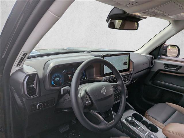 Used 2025 Ford Bronco Sport Outer Banks w/ Outer Banks Tech Package+ AWD/4WD image 9
