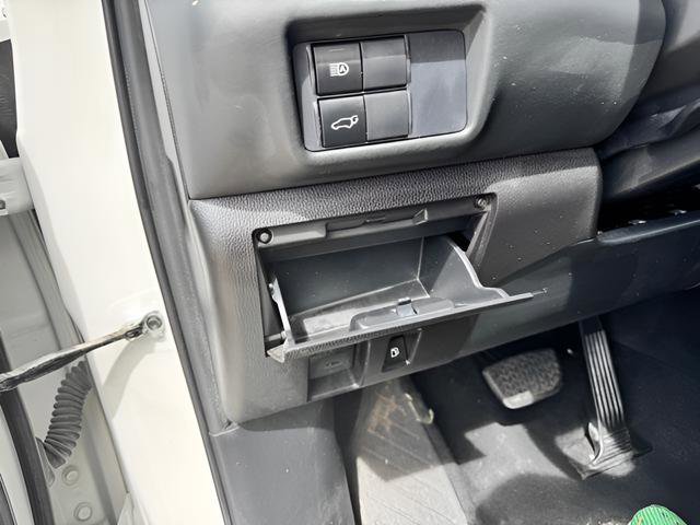 Used 2021 Toyota Highlander LE image 30