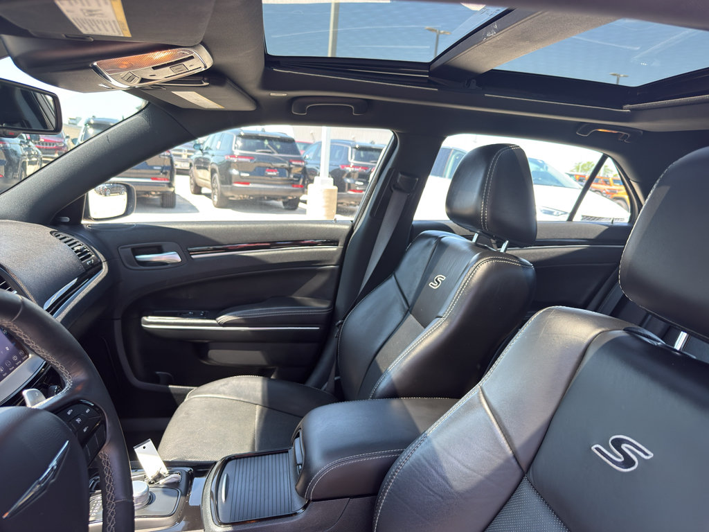 Used 2018 Chrysler 300 S w/ 300S Premium Group AWD/4WD image 27