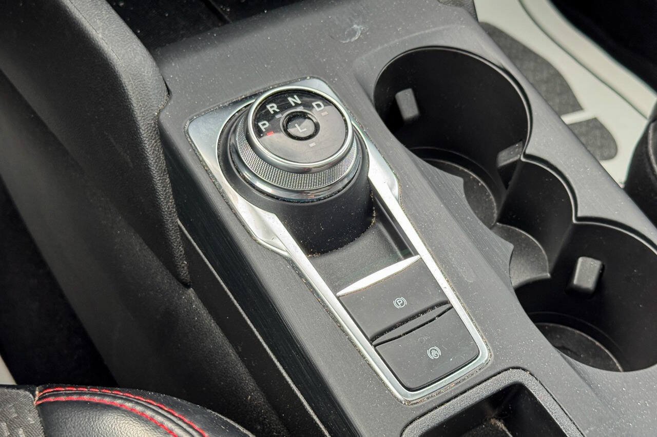 Used 2024 Ford Escape ST-Line w/ Tech Pack #1 AWD/4WD image 31