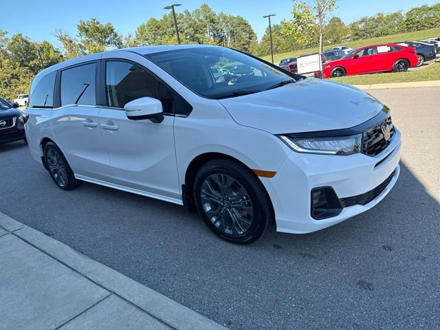 New 2026 Honda Odyssey Touring image 6