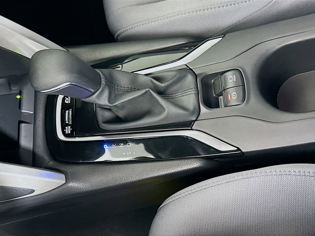 Used 2024 Toyota Corolla Cross SE image 17