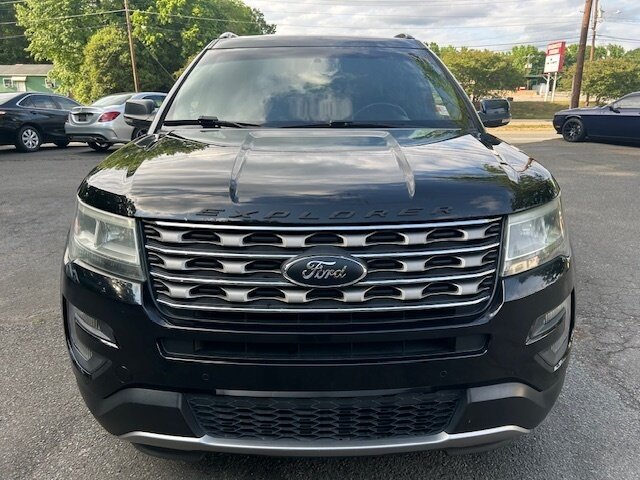 Used 2016 Ford Explorer XLT w/ Equipment Group 202A AWD/4WD image 8