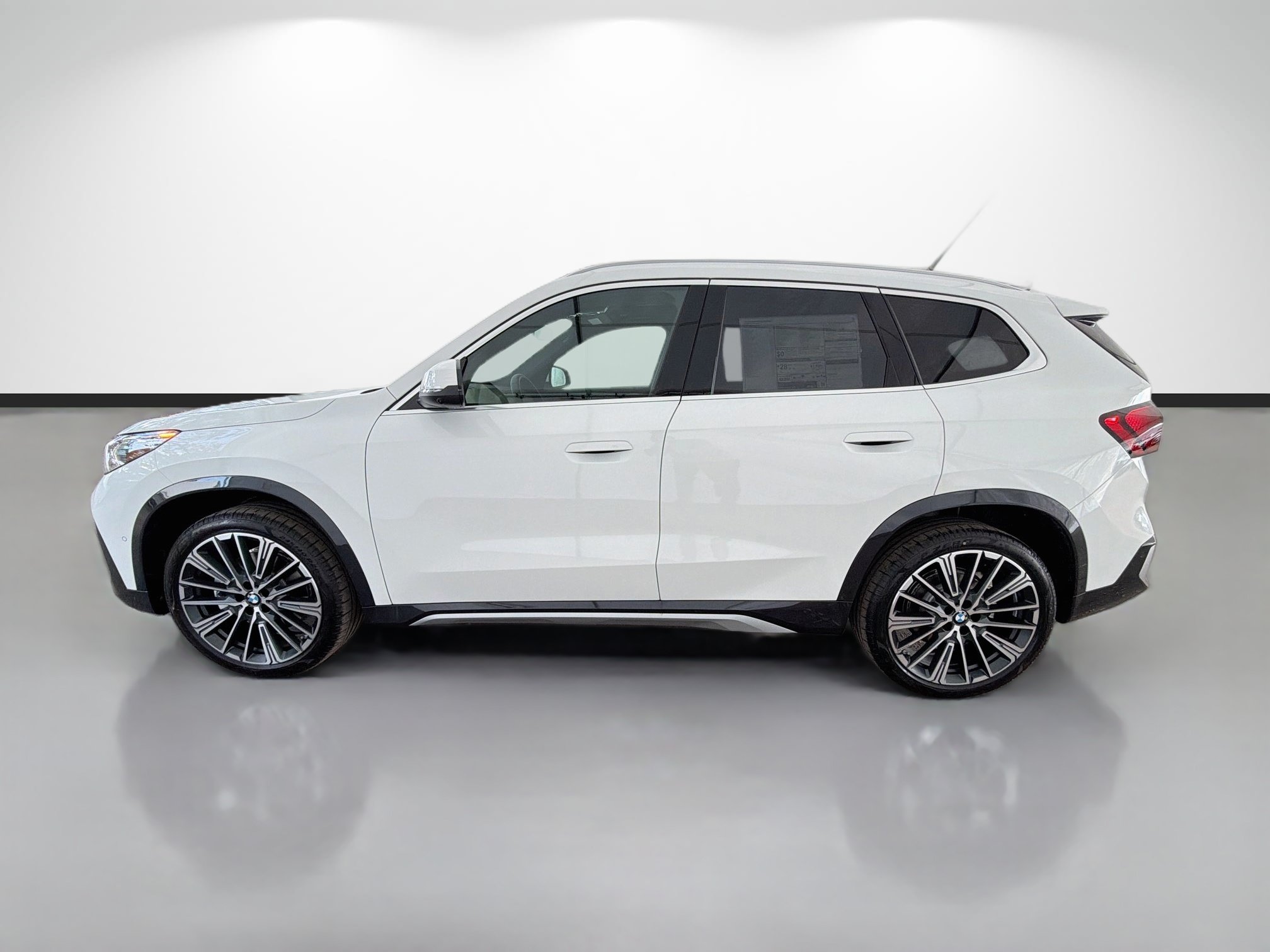 Used 2026 BMW X1 xDrive28i w/ Technology Package AWD/4WD image 6