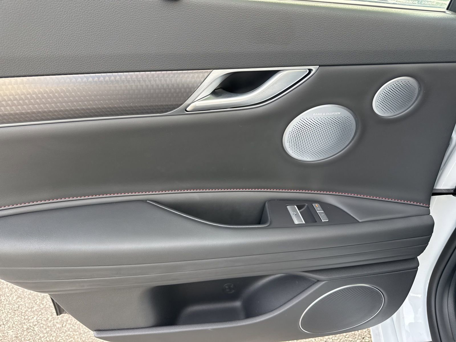 Used 2025 Genesis G80 3.5T Sport image 13