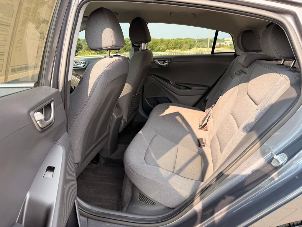Used 2020 Hyundai Ioniq SE FWD image 5