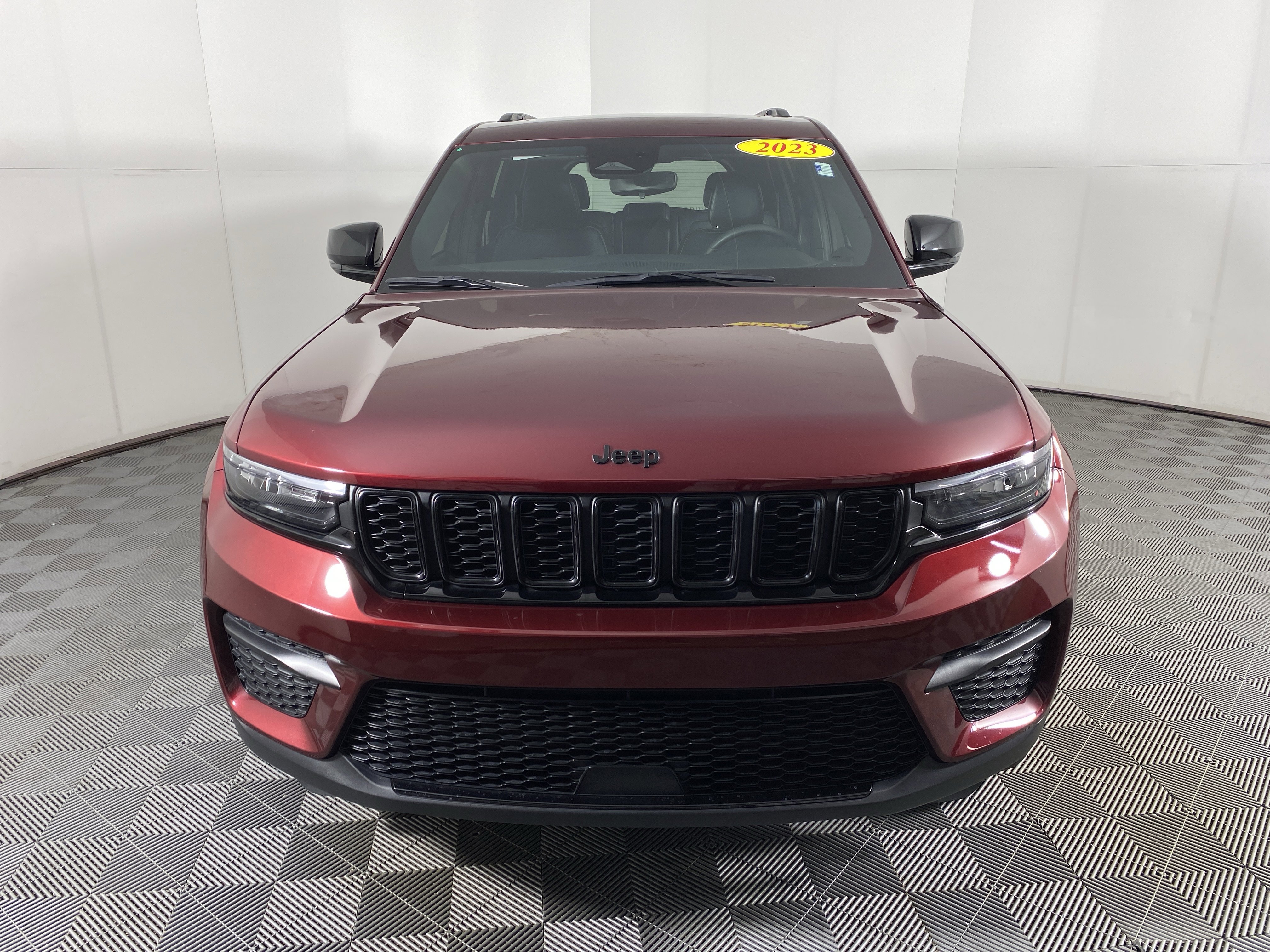 Used 2023 Jeep Grand Cherokee Altitude AWD/4WD image 12