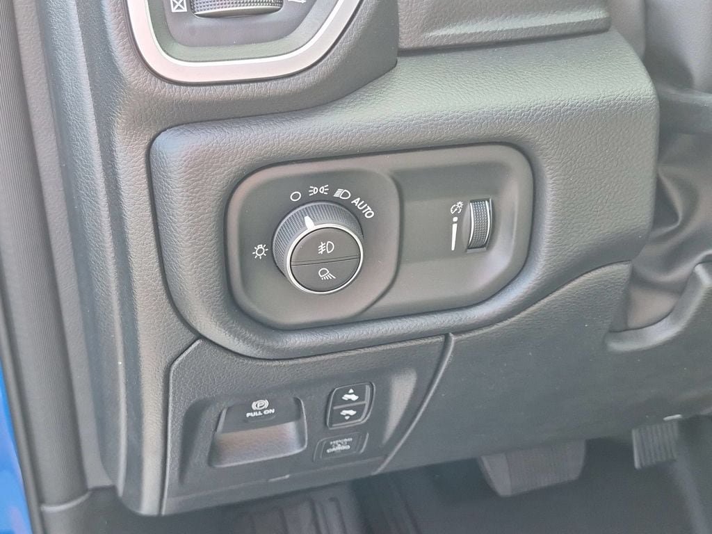 New 2026 RAM 1500 Big Horn AWD/4WD image 13