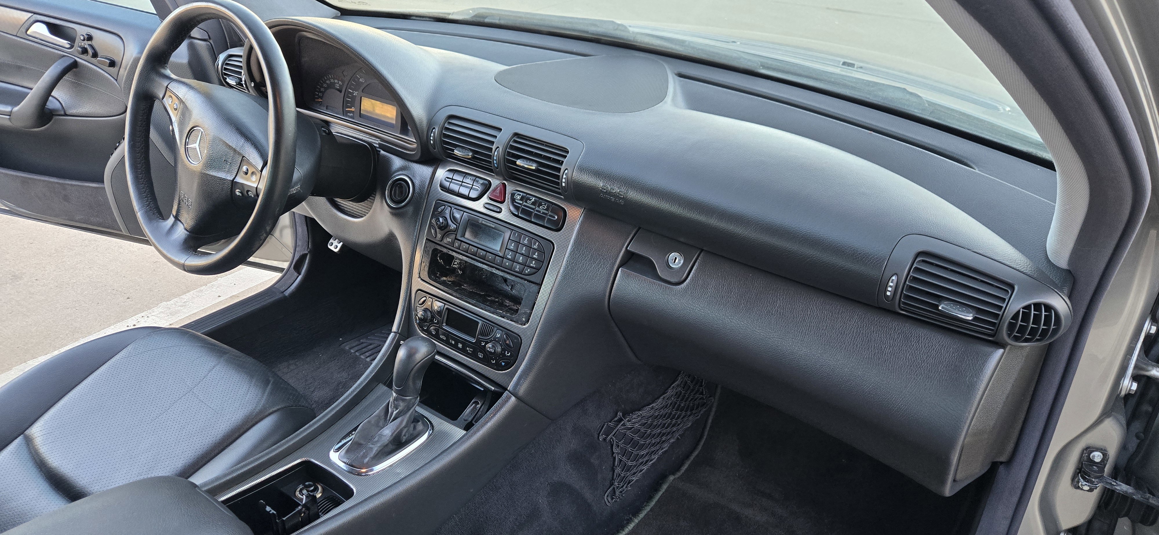 Used 2004 Mercedes-Benz C 320 Sedan image 24