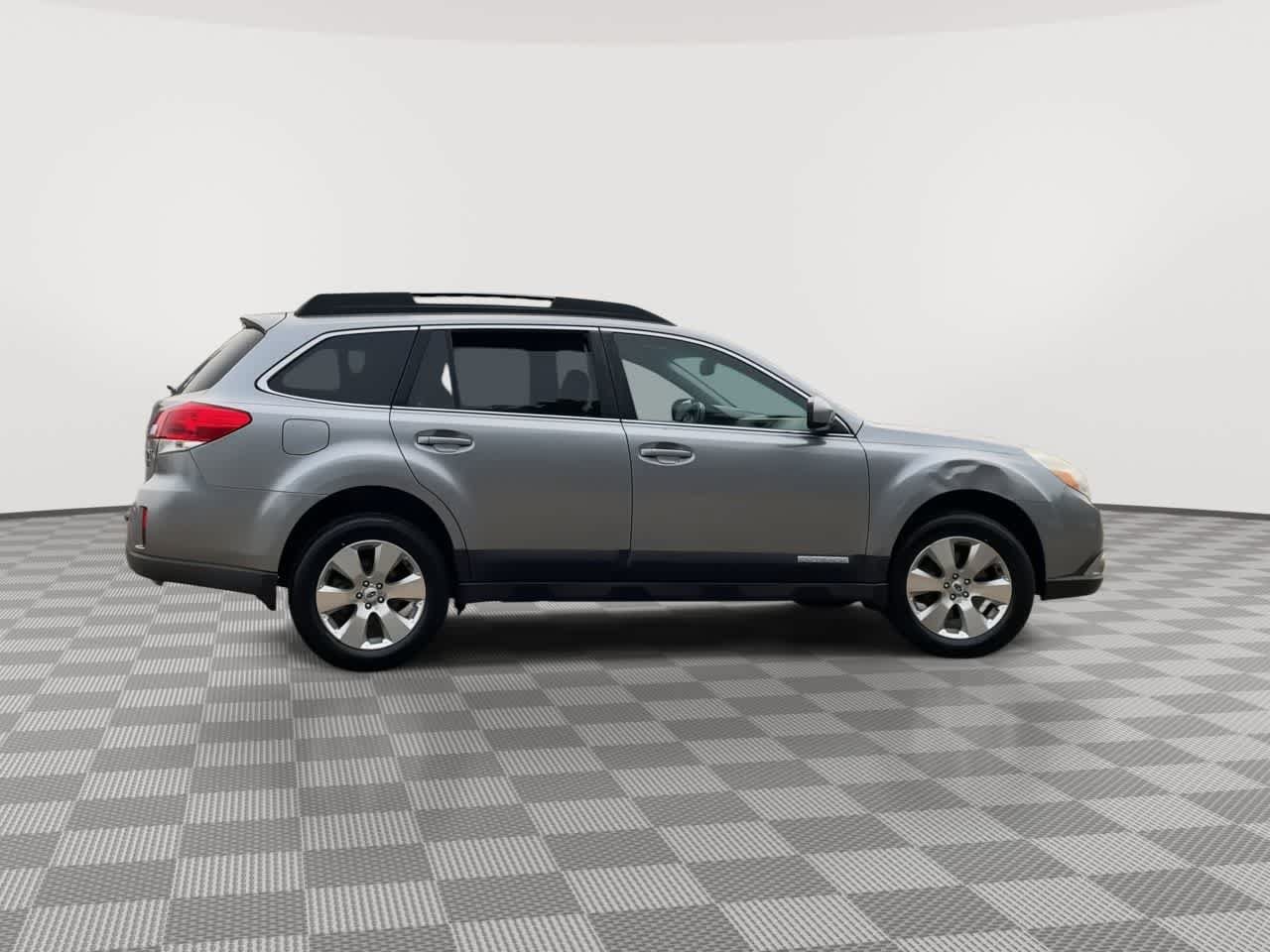 Used 2011 Subaru Outback 3.6R Limited w/ PWR Moonroof Pkg AWD/4WD image 9