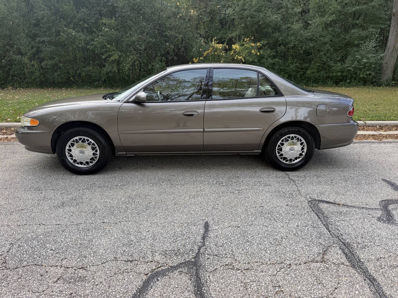 Used 2003 Buick Century Custom FWD image 2