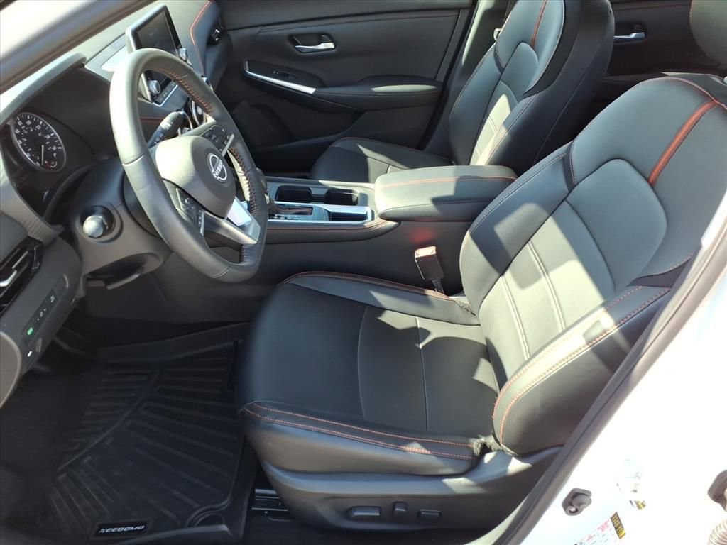 Used 2024 Nissan Sentra SR w/ SR Premium Package image 13