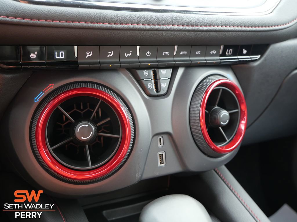 Used 2025 Chevrolet Blazer RS image 26