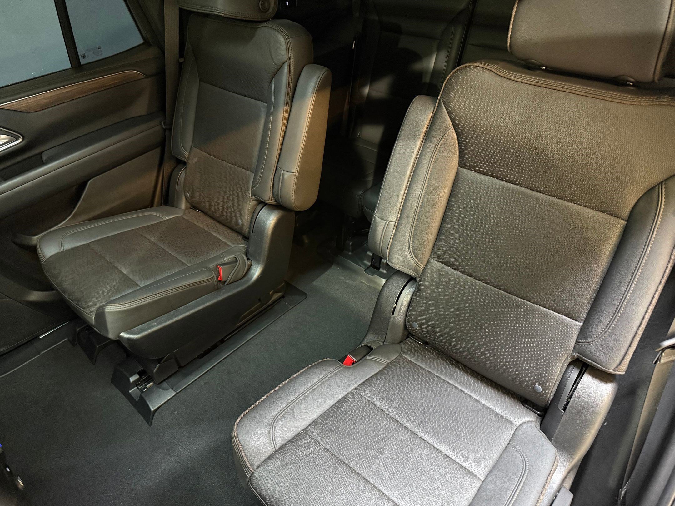 Used 2023 Chevrolet Tahoe High Country w/ Premium Package 2 AWD/4WD image 39