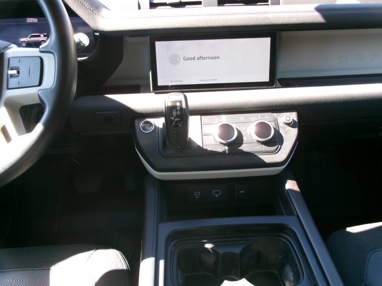 Used 2020 Land Rover Defender 110 SE image 25