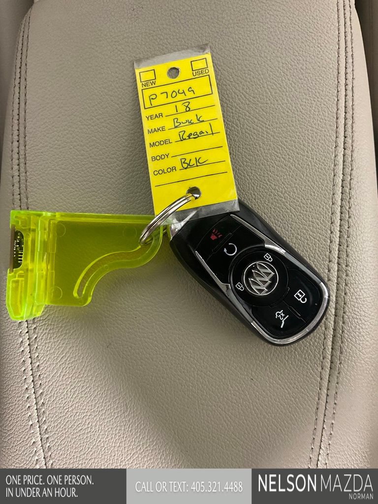 Used 2018 Buick Regal Essence w/ Driver Confidence Package #1 AWD/4WD image 48