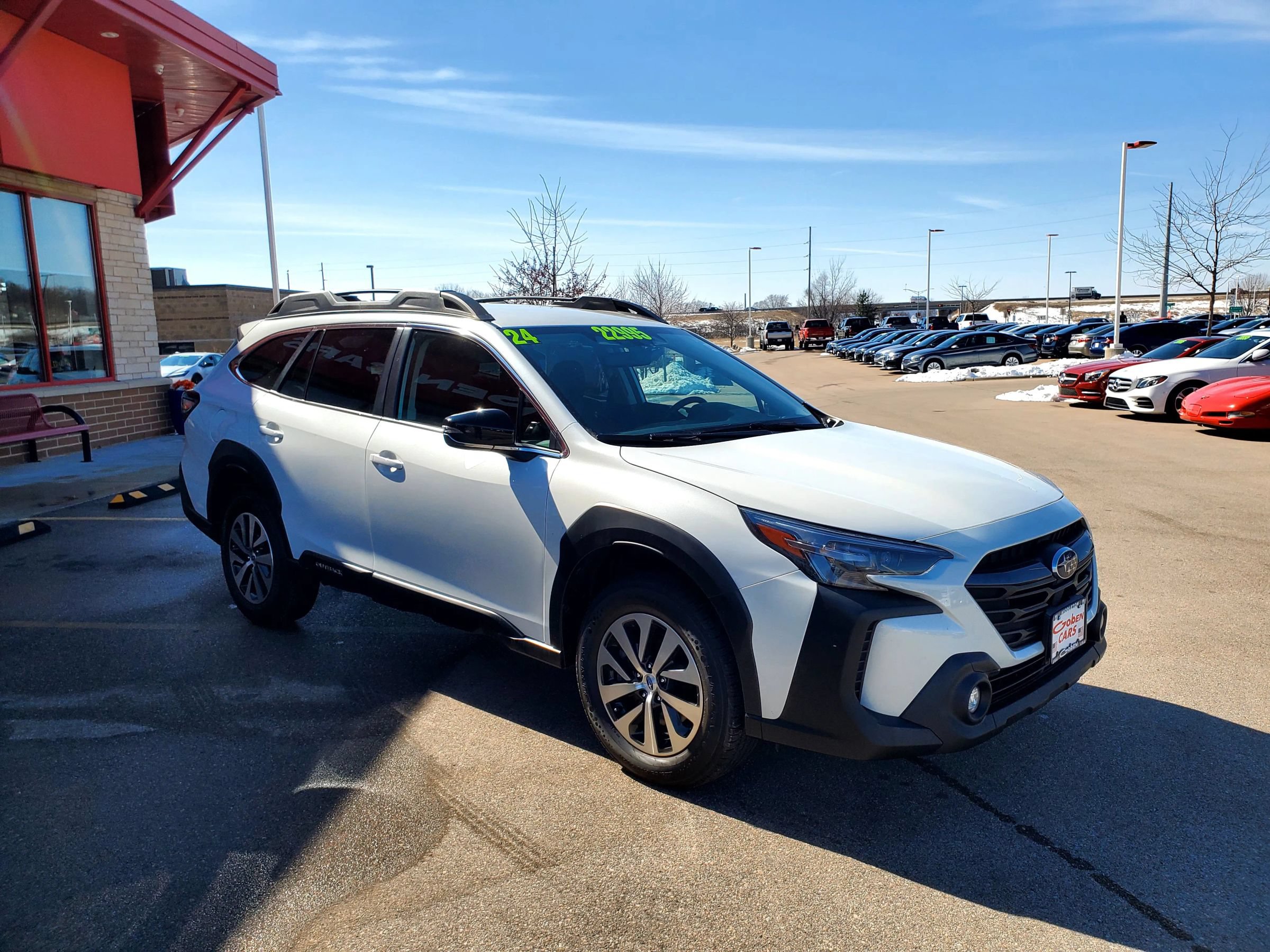 Used 2024 Subaru Outback Premium AWD/4WD image 3