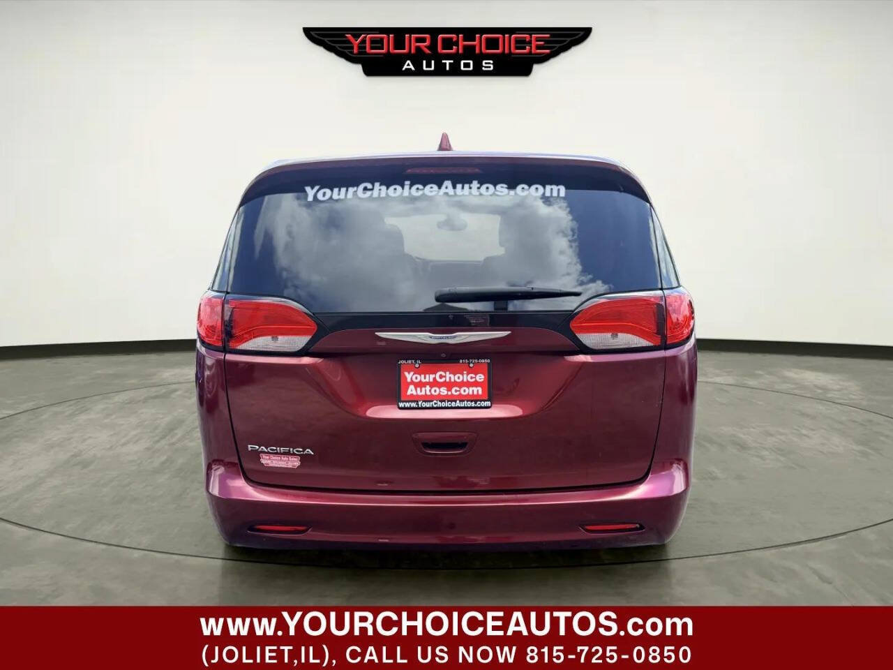 Used 2017 Chrysler Pacifica Touring FWD image 4