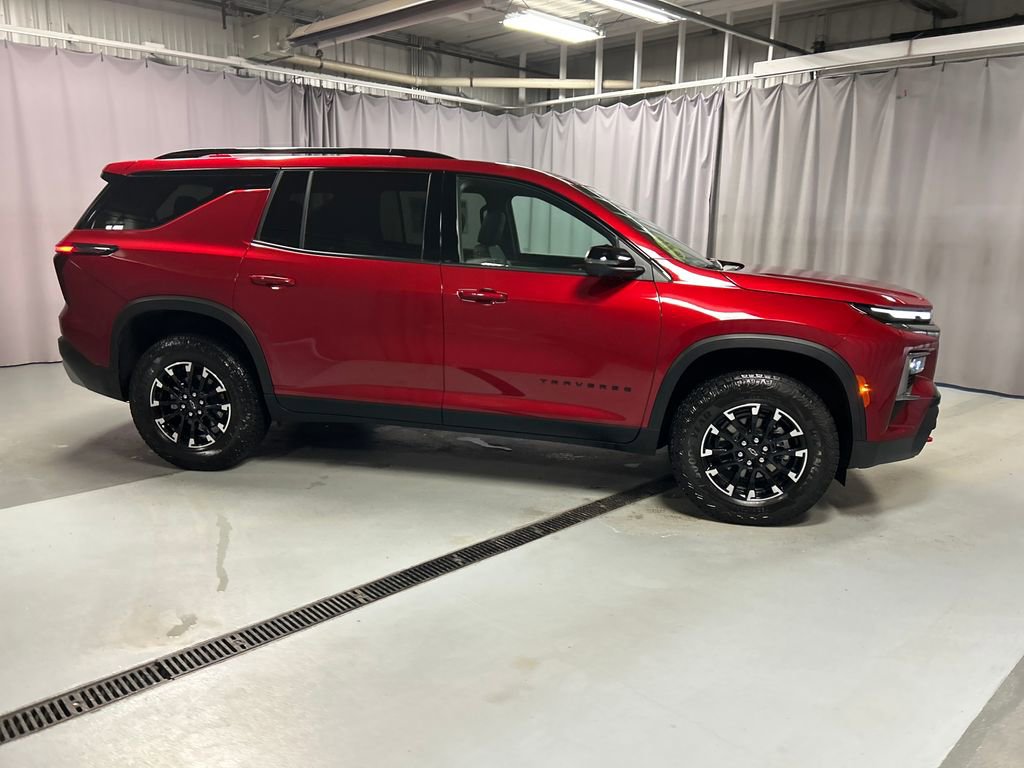 Used 2025 Chevrolet Traverse Z71 w/ Driver Confidence Package image 8