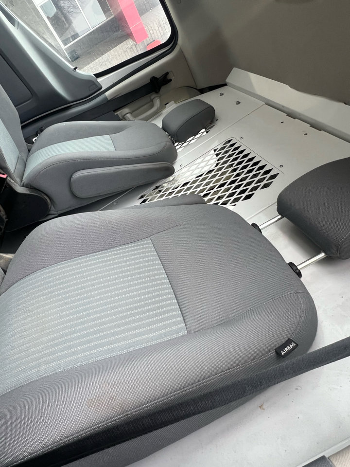 Used 2016 Ford Transit 250 130 Low Roof image 10