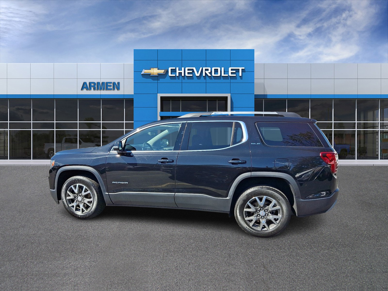 Certified 2023 GMC Acadia SLE w/ Driver Convenience Package AWD/4WD image 8