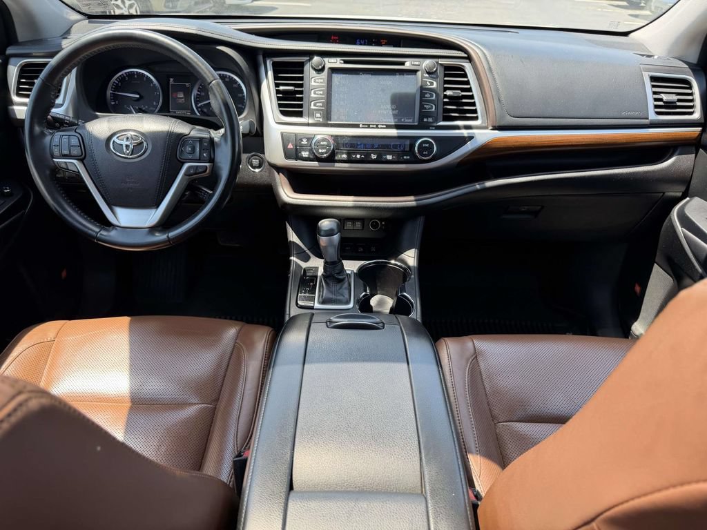 Used 2018 Toyota Highlander Limited AWD/4WD image 20