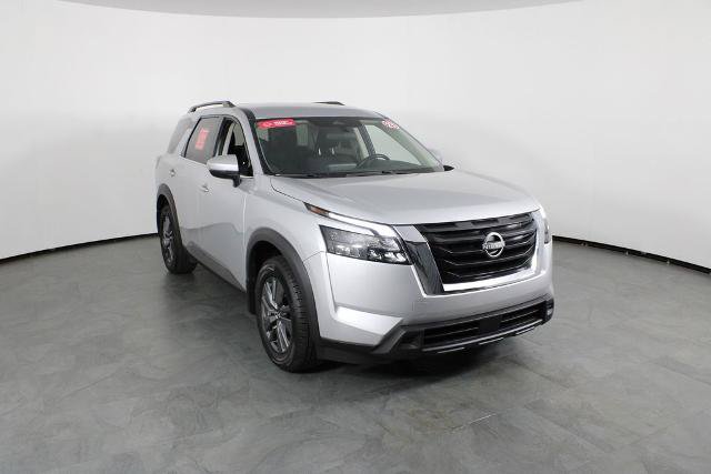 Certified 2023 Nissan Pathfinder SV FWD image 5