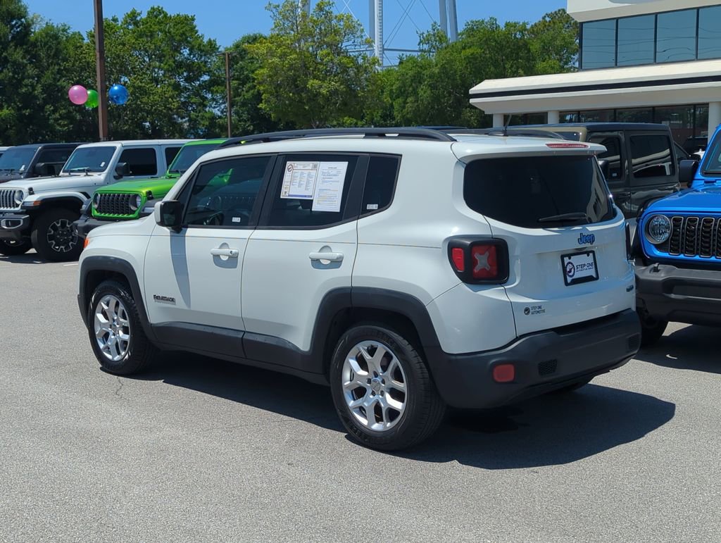 Used 2015 Jeep Renegade Latitude FWD image 5