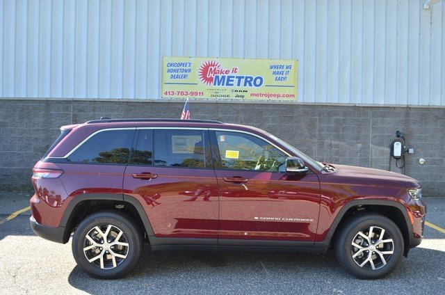 New 2025 Jeep Grand Cherokee Limited w/ Luxury Tech Group II image 9