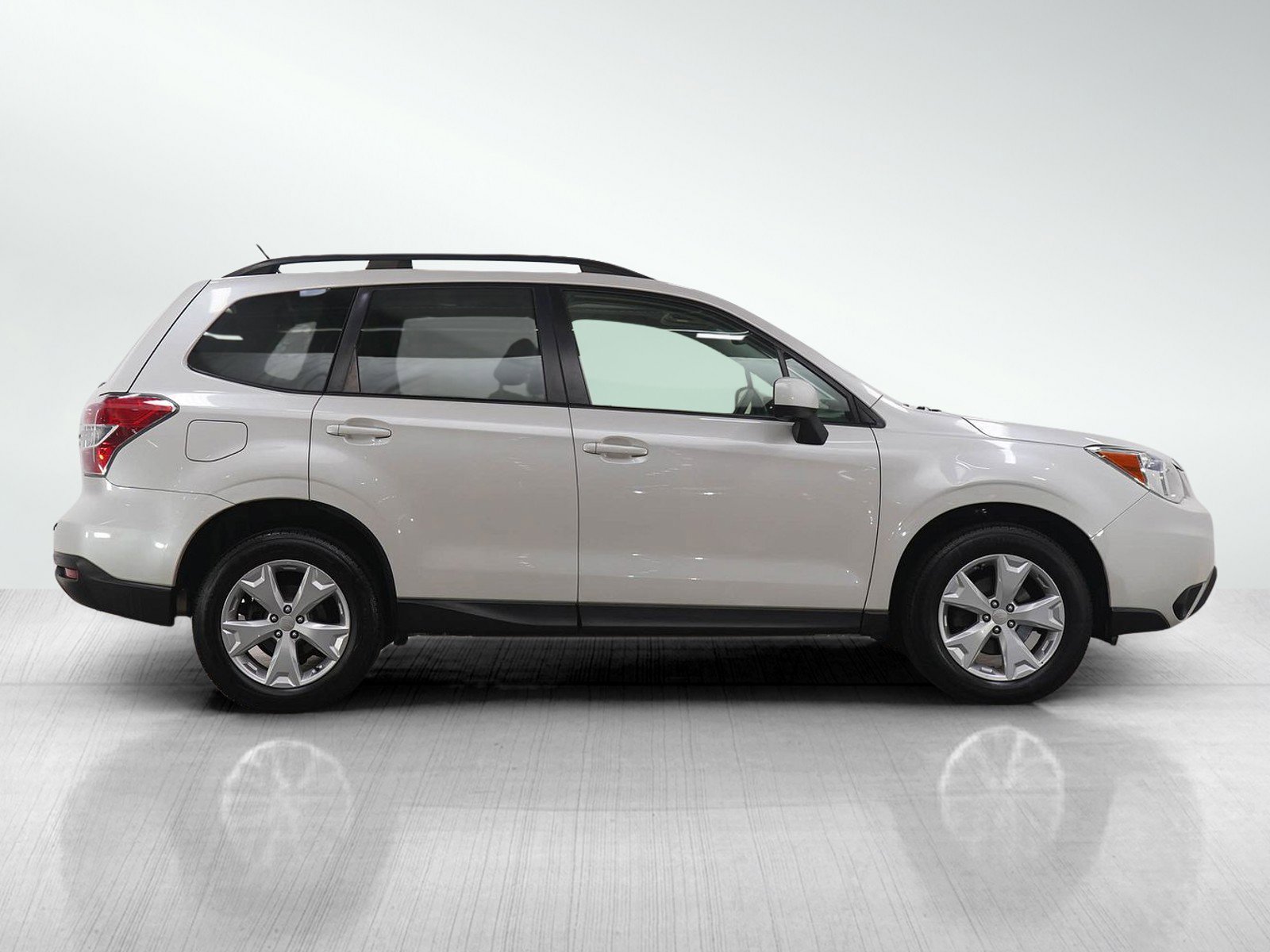 Used 2015 Subaru Forester 2.5i Premium w/ Popular Package #2 image 6