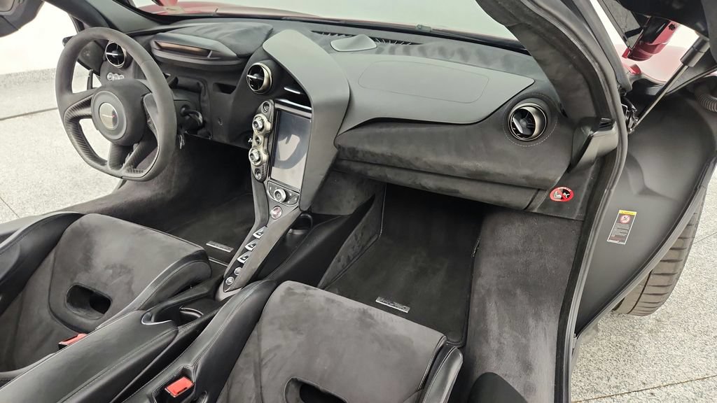 Used 2018 McLaren 720S Performance RWD image 39
