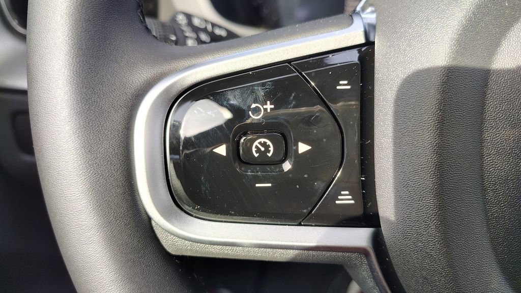 New 2026 Volvo XC60 B5 Ultra w/ Protection Package Premier image 16